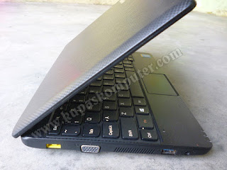 Port yang disediakan bagian kiri Lenovo E10-30