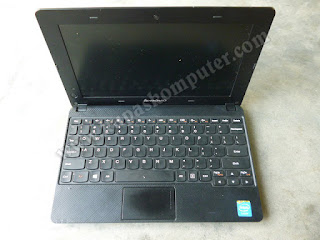 Tampilan keseluruhan Notebook Lenovo E10-30